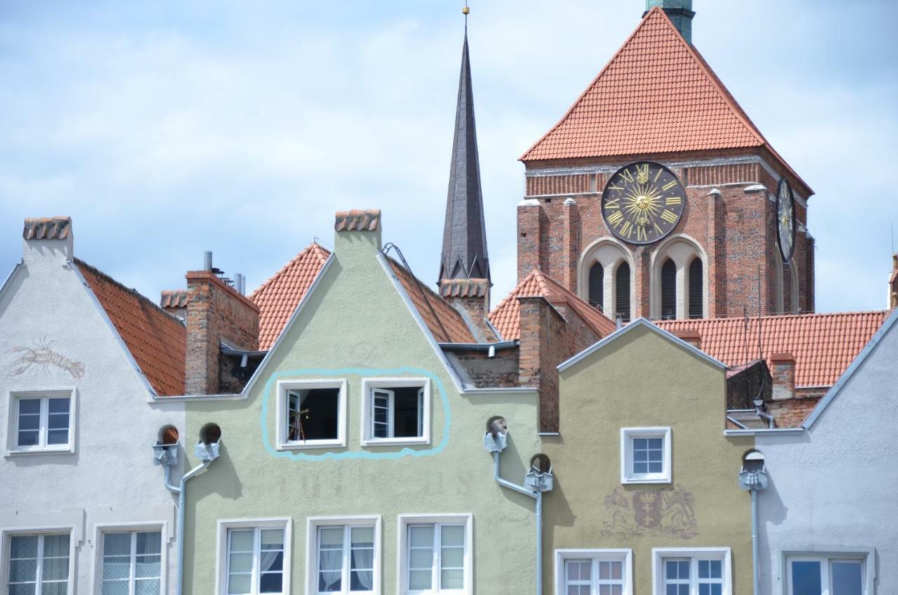 Apartment Above Motlawa Gdansk Exterior photo